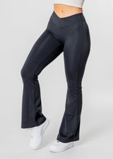 Legging évasé à taille en V THRIVE
