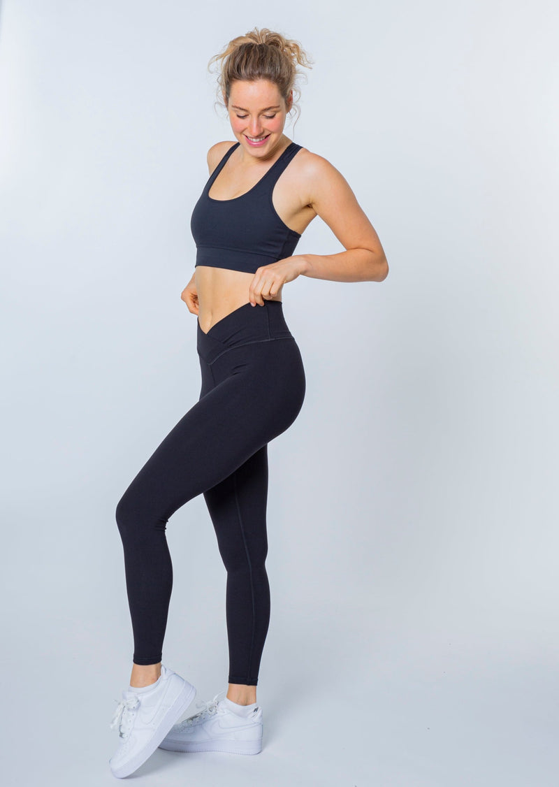 SUPERSOFT Set (V-Waist Leggings + Scoop Neck Bra)