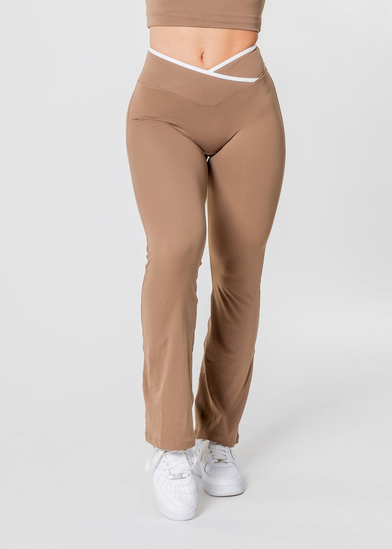 DYNAMIC Flared V-Waist Leggings