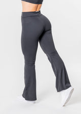 BREEZE Flared Leggings [VORBESTELLUNG]