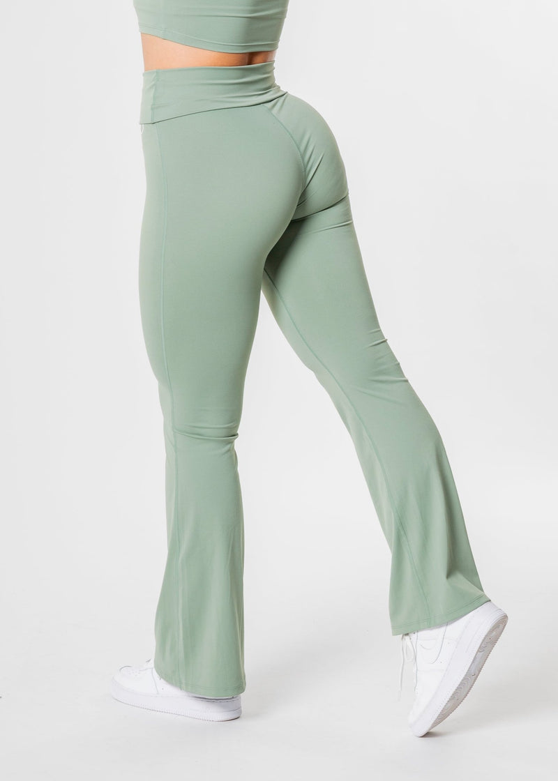 EUPHORIA Flared Leggings [VORBESTELLUNG]