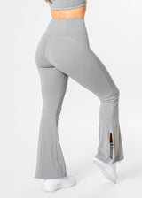 BLOOM Flared Leggings (NUR NOCH XL)