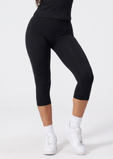 STUDIO Capri Leggings